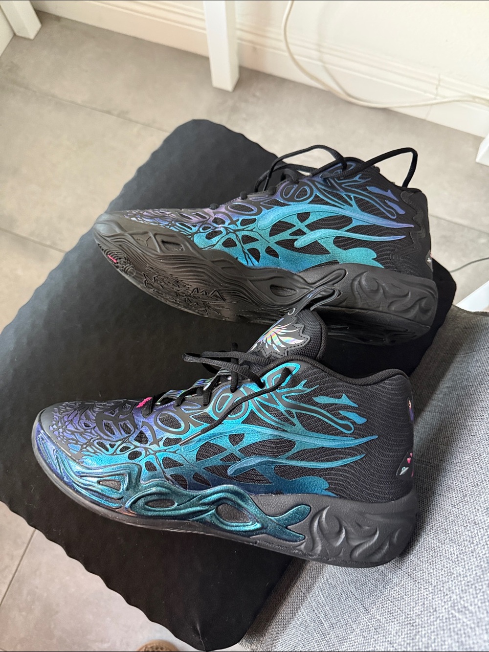 Puma MB.04 LaMelo Bell men’s basketball shoes WORN ONCE size 11.5